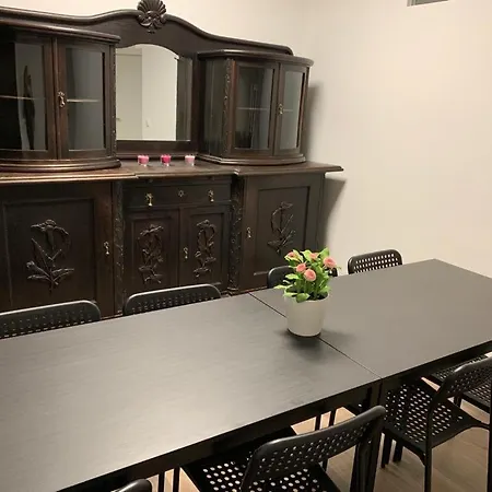 Homestay Lovely Share Aachener Weiher