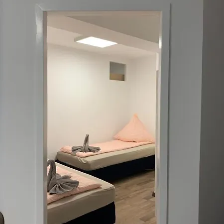 Lovely Share Aachener Weiher Homestay