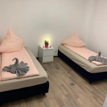 Homestay Lovely Share Aachener Weiher